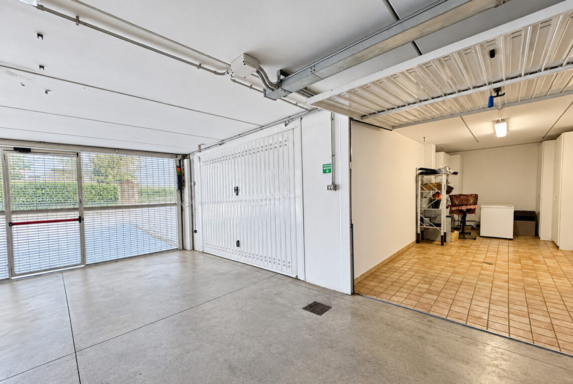 380R-garage0