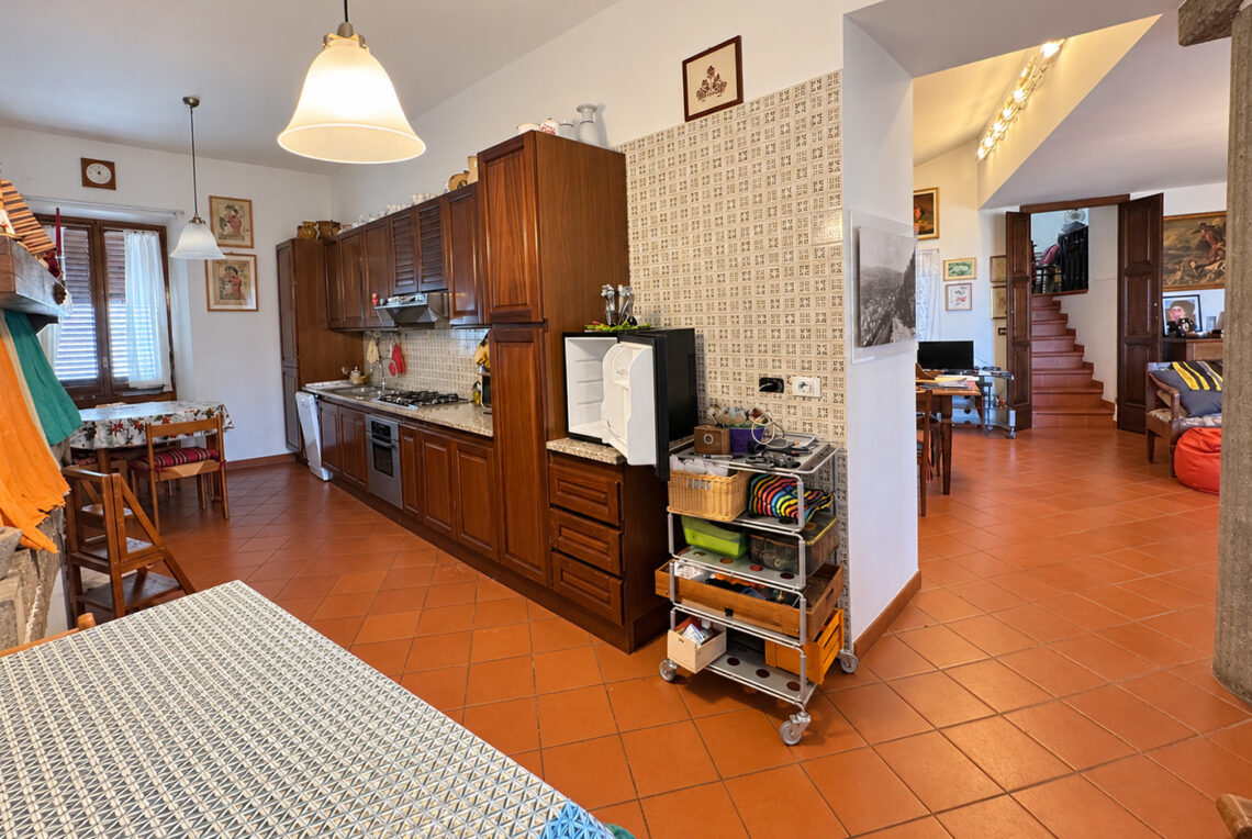 679R-borgo-maggiore-casa1400-cucina1
