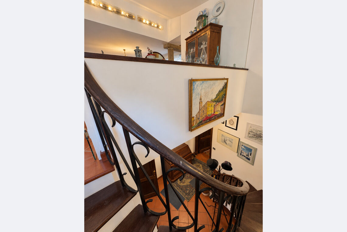 679R-borgo-maggiore-casa1400-ingressoscala0
