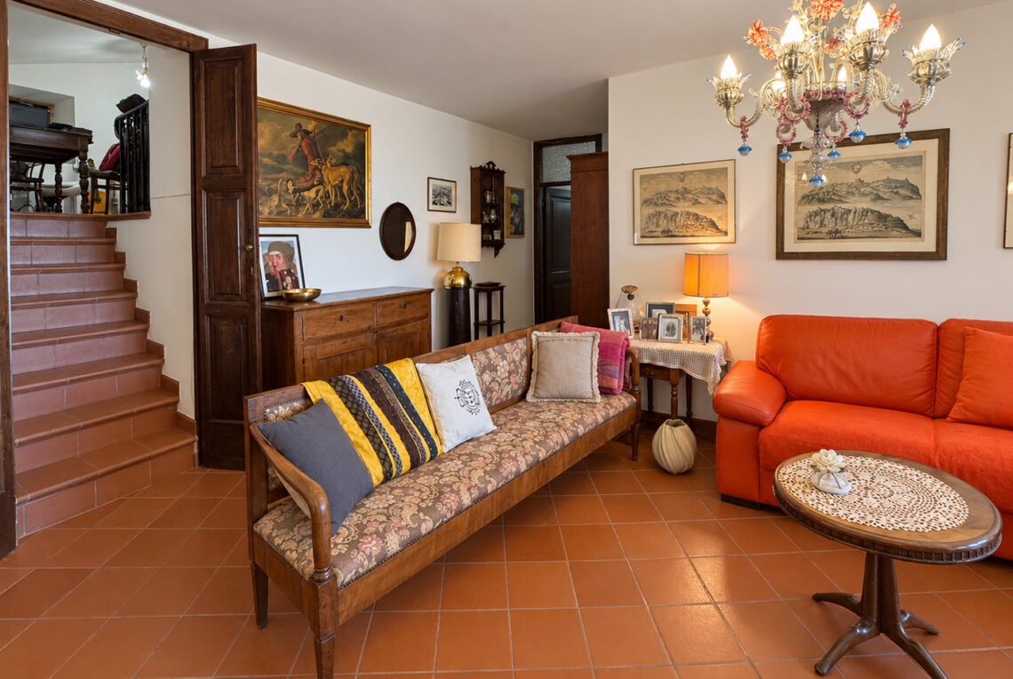 679R-borgo-maggiore-casa1400-salotto