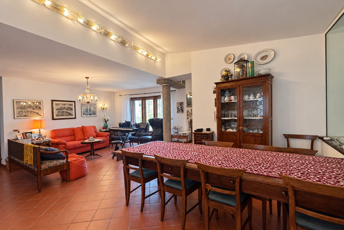 679R-borgo-maggiore-casa1400-soggiorno1